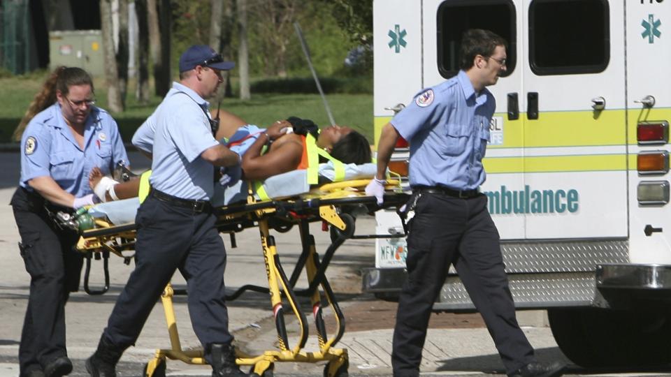 SKUTT:  En person skal v�re drept og flere skadd i etter at en mann �pnet ild i en kontorbygning i Orlando: Foto: AP Photo/Orlando Sentinel, Joe Burbankn