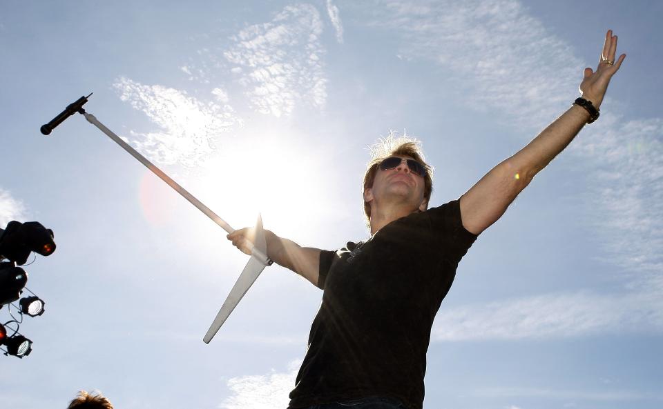 VEKKELSESPREDIKANT: Bon Jovi og frontfigur Jon Bon Jovi viser stort sosial engasjement p� sin siste plate. Foto: Scanpix