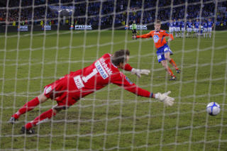 HOLDT HODET KALDT: Mens Kjetil Rekdal ikke v�get � se. 
Foto: Svein Ove Ekornesv�g / Scanpix