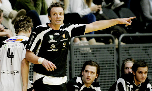 F�R ANJA-BES�K: Elverum-trener Christian Berge skal gj�re Anja Edin bedre i forsvar. Foto: Stian Lysberg Solum / SCANPIX