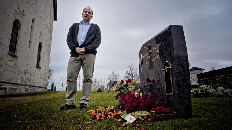 REAGERER:

Faren til 22 �r gamle Kristoffer S�rli J�rgensen som ble drept av veibombe i Afghanistan reagerer p� usannhetene i boka til Erling Borgen

Foto: Krister S�rb� / Dagbladet