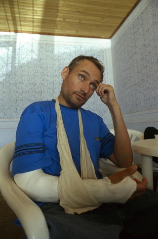BLE TATT I 1998: Sammen med den kosovoalbanske geriljaen UCK ble P�l Refsdal tatt i et bakholdsangrep av serbiske politistyrker i 1998. Hardt skadet overlevde han angrepet. Foto: Jon Terje Hellgren Hansen