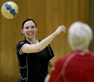 OVERRASKENDE RETUR: Katja Nyberg er tilbake i spill, to m�neder raskere enn planlagt. Foto: BJ�RN LANGSEM