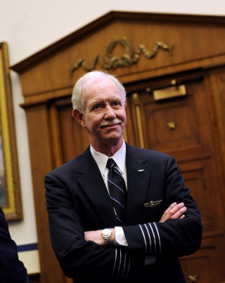 HYLLES SOM HELT: Chesley B. Sullenberger III, �Sully� blant venner, var rett mann bak spakene da flyet mistet begge motorene. Foto. REUTERS/Safety Reliability Methods/Scanpix (AP Photo/Susan Walsh,File)