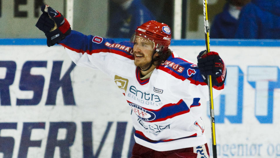 SCORET:  Knut Henrik Spets satte spikeren i kista mot Sparta. V�lerenga vant til slutt 3-1. Foto: Cornelius Poppe  / SCANPIX