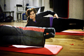 Pilates: Stine har trent pilates b�de f�r og etter operasjonen. Fire m�neder etter slankeoperasjonen er hun 24 kilo lettere.