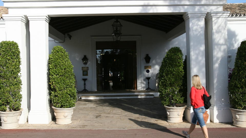 Best i test: Vi skj�nte det med en gang vi gikk inn i den enorme resepsjonen p� Marbella Club Hotel i Andaluc�a: Dette er et vinnerhotell. Inngang til resepsjon. Foto: Eivind Eidslott/Dagbladet