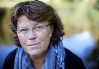 ENIG: Forfatter Anne Holt er enig med Hammerseng i at homobevegelsen burde viser mer for st�else for at alle homofile ikke er like �pne.