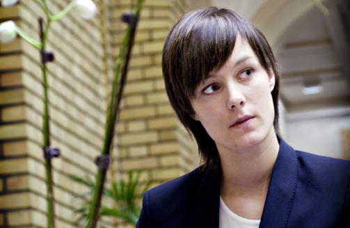 UENIG: Stortingspolitiker Anette Trettebergstuen synes homobevegelsen b�r gj�re det de kan for � f� profilerte mennesker til � fronte homosaken.