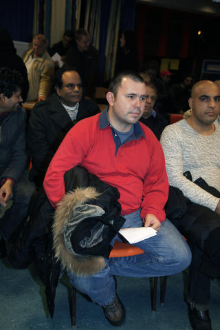 KREVER OPPRYDDING: Beboer Valeri Triantafyllidis vil ikke ha leiligheten hans tvangssolgt og mener et nytt styre m� velges p� torsdag. Foto: Jacques Hvistendahl/Dagbladet