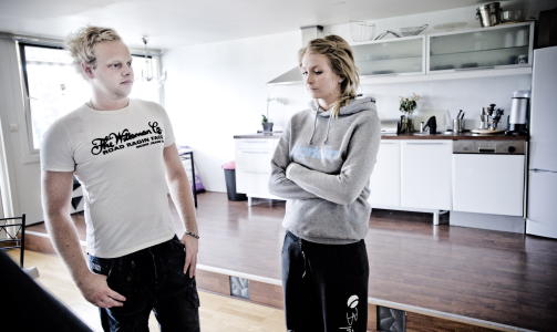 LEI: Samboerparet Thomas Huageland og Lisbeth Berg er lei all br�ket og komme uansett � selge leiligheten n�r br�ket i nabolaget roer seg ned. Foto: Thomas Rasmus Skaug