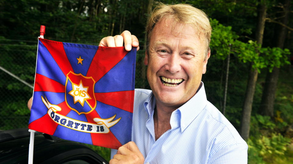 SHOULD I STAY? I kveld gj�r �ge Hareide sine siste overveielser f�r han i morgen gir �rgryte sitt endelige svar p� om han blir med dem ned i Superettan. Enn s� lenge sier Hareide at Viking er den eneste andre klubben han har snakket med.Foto:  Erik Berglund, Dagbladet