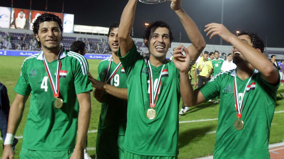 UTESTENGT: Irak vant nylig en vennskapsturnering i De forente arabiske emirater. Det kan bli de siste landskampene p� en stund, ettersom Fifa har utestengt landet fra all fotball p� ubestemt tid.Foto: SCANPIX/AFP PHOTO/KARIM SAHIB