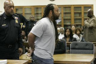 SIKTET FOR DRAP: Jamar Pinkney (37) er siktet for forsettelig drap p� sin 15 �r gamle s�nn. Foto: AP Photo/Detroit Free Press/Patricia Beck/Scanpix
