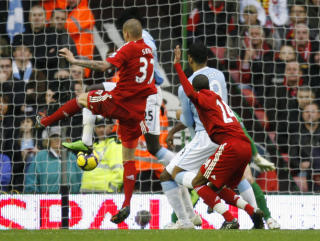 TENTE H�PET: Martin Skrtel tente h�pet for Liverpool da han styrte inn lederm�let fem minutter etter pause.Foto: SCANPIX/AFP PHOTO/IAN KINGTON