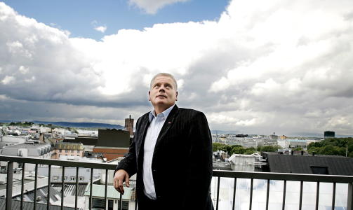 UTENFOR DET OFFENTLIGE ROM: Gjennom sin unike posisjon har fagforeningslederen bygd opp allianser og nettverk helt siden midten av 90-tallet. Det starter gjerne med en uformell kontakt over en middag. Og praten foreg�r som regel langt unna det offentlige rom. Foto: JACQUES HVISTENDAHL