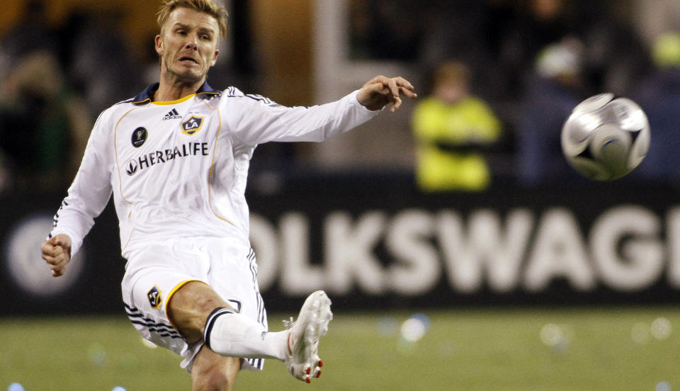 GJORDE SIN DEL AV JOBBEN: David Beckham scoret i straffekonkuransen mot Real Salt Lake i MLS-finalen. Men laget hans tapte likevel. Foto: Robert SorboScanpix