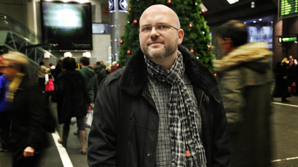 L�NNSOMT: &mdash;Vi m� lage systemer som gj�r det mer l�nnsomt � jobbe enn � motta trygd, sier professor Lars Fr. Svendsen. Foto: Steinar Buholm