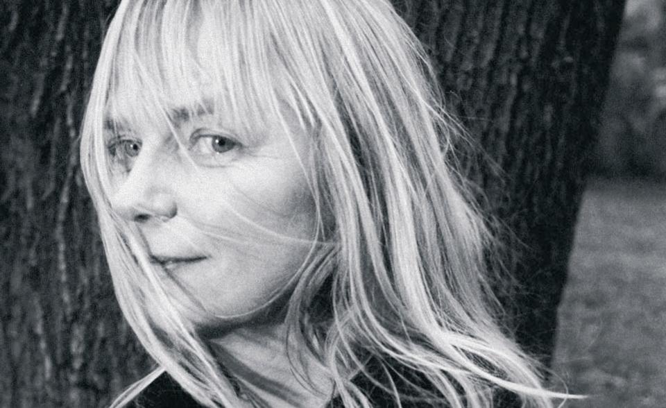 JUBILANT: Marit Tusvik debuterte med dikt i 1979, og har siden skrevet over 20 b�ker. Foto: Espen Tollefsen/Oktober forlag