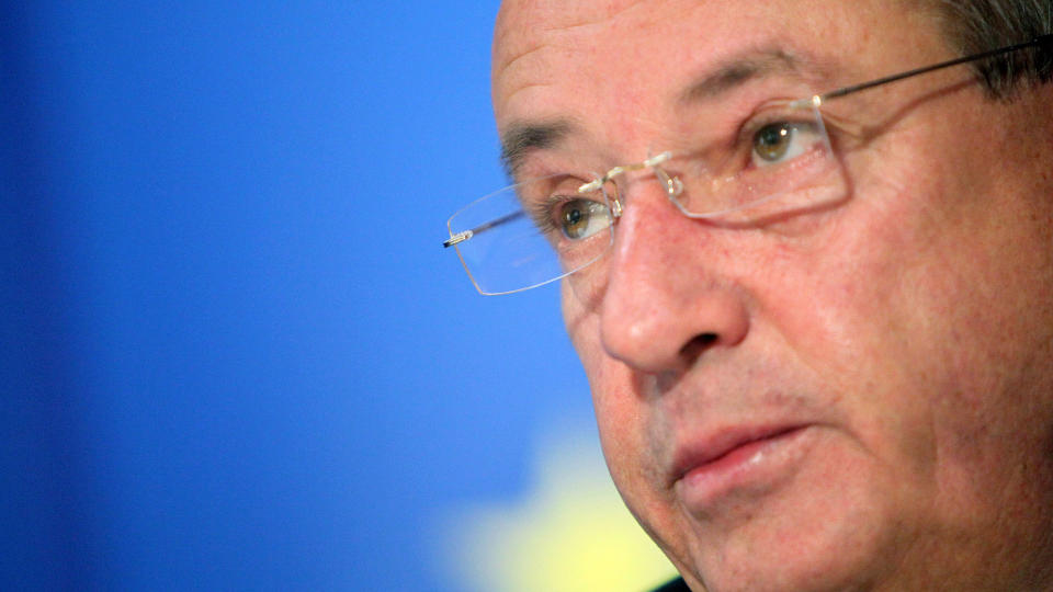 KLIMAFORHANDLINGENE KAN TREKKE UT:  Klimasjef Yvo de Boer. Foto: SCANPIX/AP Photo/Geert Vanden Wijngaert