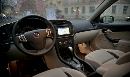 LYSGLIMT: Nye Saab 9-3X XWD er blitt t�ffere og mer s�rpreget og framst�r som en mer bekvem og spennende bil enn standardutgaven. Foto: Krister S�rb�