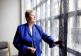 ALLERGISK MOT MOBILER: Tidligere statsminister Gro Harlem Brundtland fortalte om el-allergien i et intervju med Dagbladet i 2002.
Foto: Espen Røst / Dagbladet ALLERGISK MOT MOBILER: Tidligere statsminister Gro Harlem Brundtland fortalte om el-allergien i et intervju med Dagbladet i 2002.
Foto: Espen Røst / Dagbladet