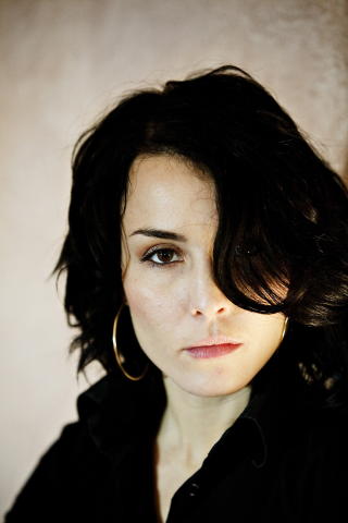 SPILTE DYKTIG HACKER: Noomi Rapace (28) spiller Lisbeth Salander i filmatiseringen av Stieg Larssons b�ker. Foto: J�rn H. Moen/Dagbladet