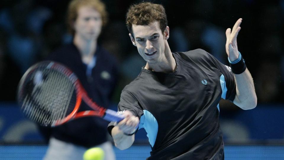VERDENS BESTE: Sveitseren Roger Federer slo Andy Murray i verdenstourfinalen i g�r. Federer avslutter �ret p� toppen av verdensrankingen. Foto: Felipe Trueba/Scanpix
