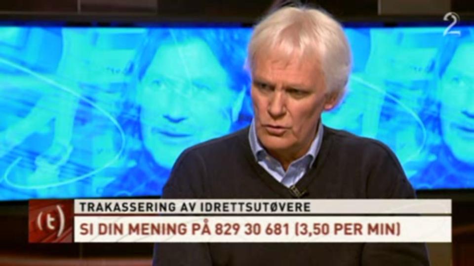 SAMMENLIGNET MUELLER MED REKDAL: Frode Kyv�g har levd et langt liv som h�ndballtrener, og snakket i dag om sine erfaringer med trakassering i idretten p� �Tabloid�, i lys av Peter Mueller-saken. - For meg er det like forferdelig � se en trenerkollega som Kjetil Rekdal st� i det offentlige rom og �resskjelle en spiller, som at ei jente p� tomannsh�nd blir �resskjelt, sa han. Foto: TV 2.