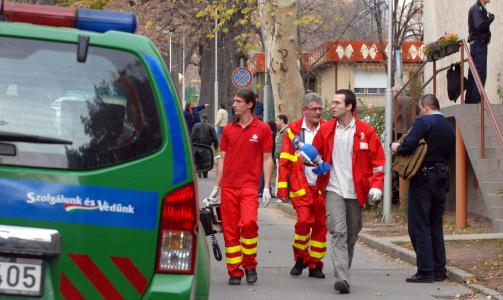 RAMMET: �n person er bekreftet drept, fire andre er skadd. Foto: Ferenc Kalmandy/EPA/Scanpix