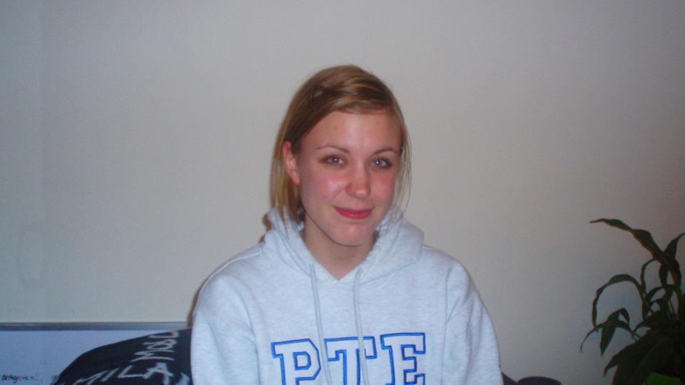 HADDE TIME: Hanne Try (23) hadde undervisning da v�pendesperadoen ble p�grepet f� meter unna. Foto: Privat