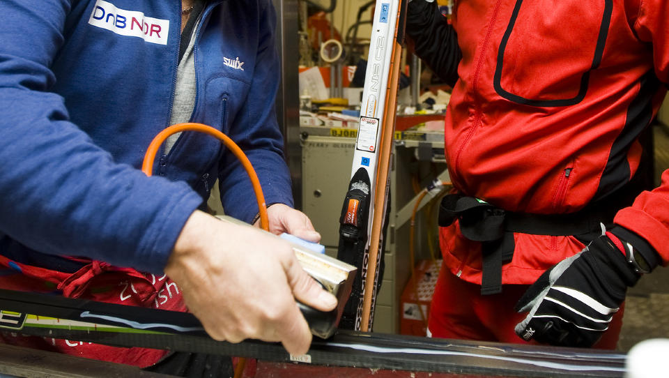 HELSESKADELIG SM�RING: Fluorpulver som brukes til sm�ring av ski kan resultere i alvorlig sykdom. 
Illustrasjonsfoto: Heiko Junge, Scanpix