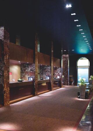 Lobby: Ingenting � si p� f�rsteinntrykket.