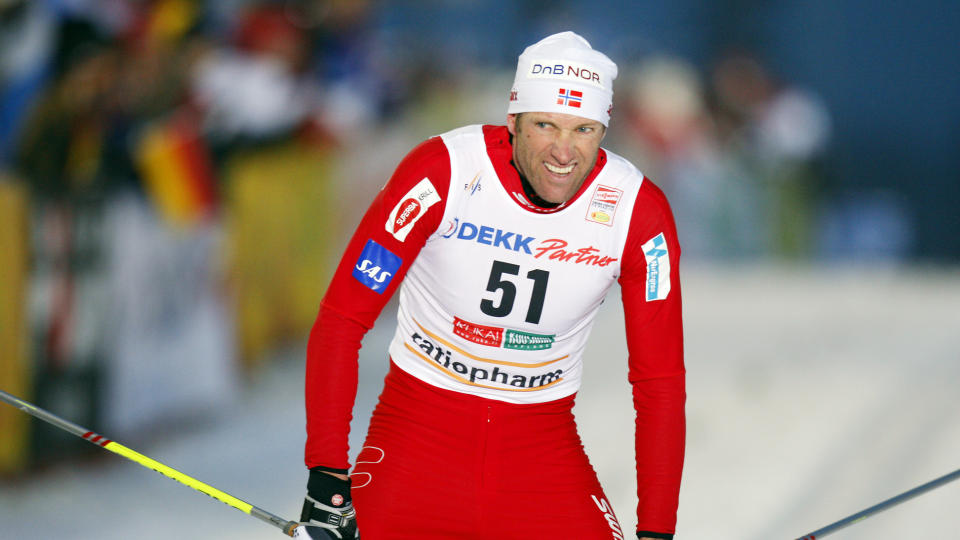 VOLDSOMT IRRITERT: Odd-Bj�rn Hjelmeset tapte 20 sekunder og havnet p� 15. plass p� 15 kilometer klassisk i Kuusamo. Foto: Heiko Junge / Scanpix