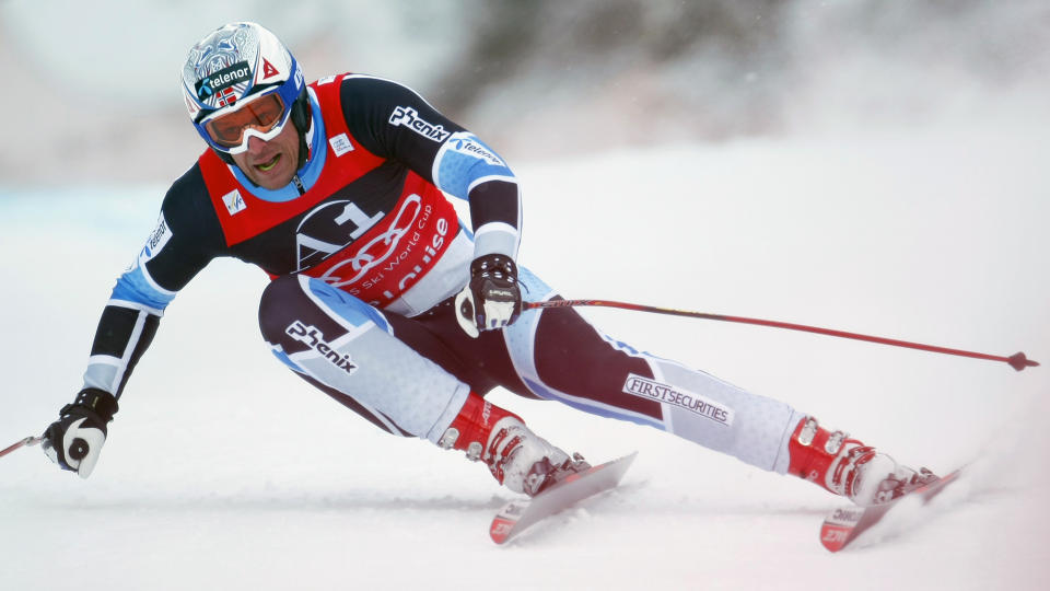 POENG: Aksel Lund Svindal kj�rte ned til 14.-plass i dagens super-G-renn i Lake Louise i Canada. Det betyr i det minste at han er igang med poengplukkingen i �rets verdenscup. Foto: Mike Blake, Reuters/Scanpix