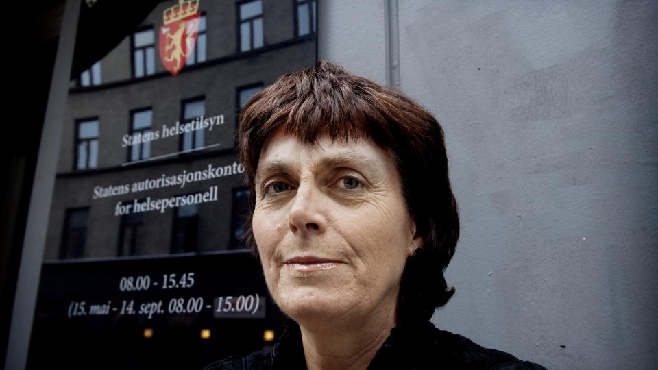 SKAL UNDERS�KE: Helsetilsynet skal unders�ke hvorfor den 56-�rige mannen fra Gudbrandsdalen har f�tt s� mange sterke smertestillende tabletter p� kort tid. Her er fagsjef i Helsetilsynet, Aud Nordal. Foto: John T. Pedersen/Dagbladet