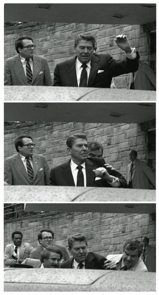 SKJ�T REAGAN: I det president Ronald Reagan forlater Hilton Hotel 30. mars 1981, skyter John Hinckley Jr. presidenten. Foto: AP