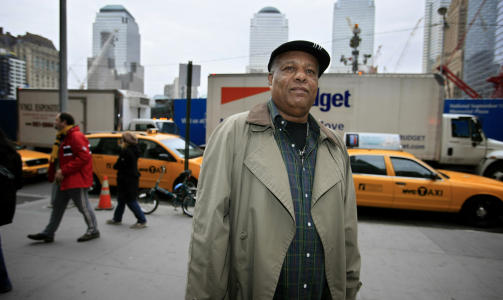 UENIG MED OBAMA: - Vi har mistet for mange av v�re unge allerede, sier William Baxter (55), som Dagbladet treffer like ved Ground Zero i New York. Foto: �rjan Ellingv�g