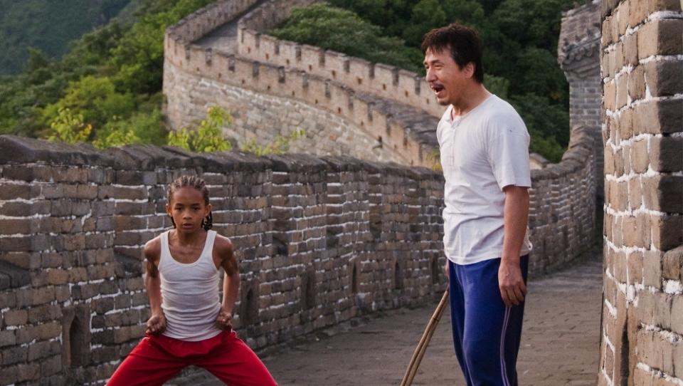 OPPL�RING P� MUREN: Mye er annerledes fra originalen til 1984. For eksempel er handlingen flyttet til Kina. FOTO: SONY PICTURES