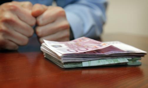 BUNKEN: Flere ville nok hatt behov for denne pengebunken n� i f�rjulstida. FOTO: HANS ARNE VEDLOG