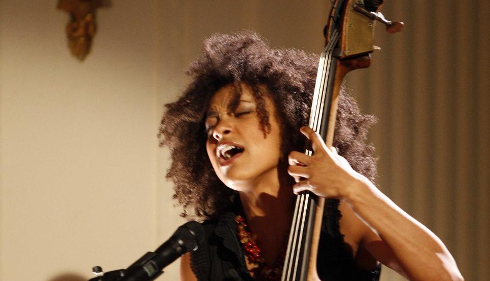 H�P: Esperanza Spalding (25) er Barack Obamas personlige favorittartist ved Nobelkonserten. Navnet hennes betyr h�p p� spansk. Foto: Scanpix