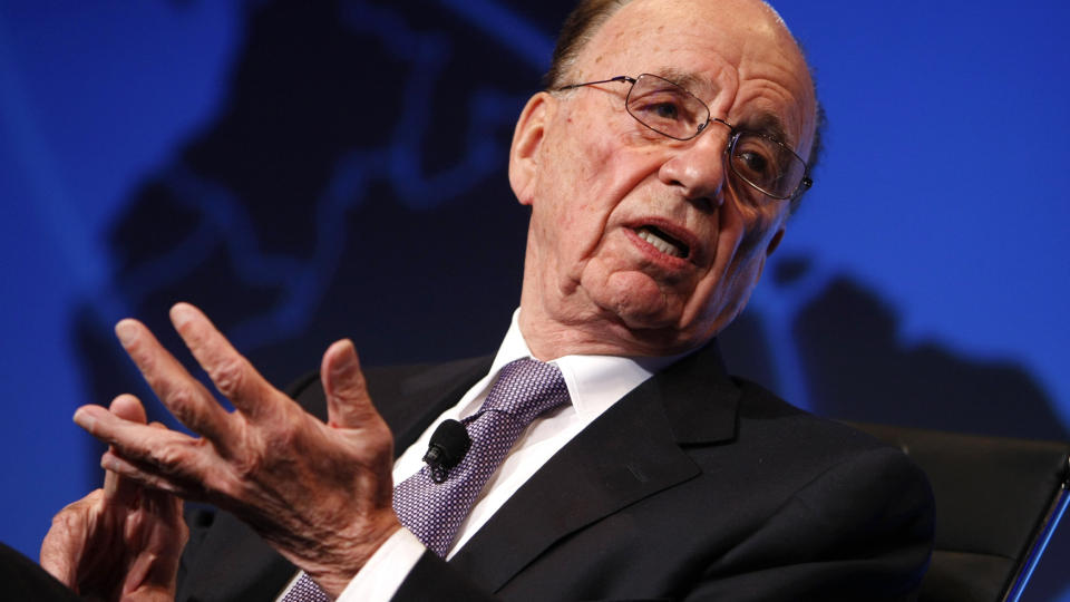 M�TER MOTB�R: Mediemogulen Rupert Murdoch kjemper i motbakke med sine aviser, men f�r kritikk for �nsket om � ta betalt for nyheter p� nett. Foto: Scanpix