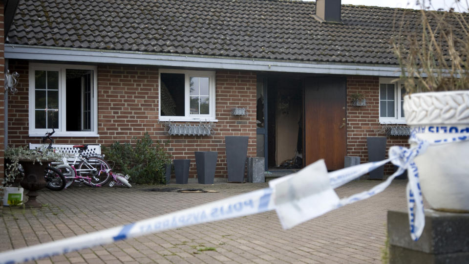 D�DE AV R�YKSKADER: Fem personer omkom i en husbrann i Sverige i begynnelsen av september i �r. Brann�rsaken er mest sannsynlig en overopphetet pc-batteri. Foto: EXPRESSEN
