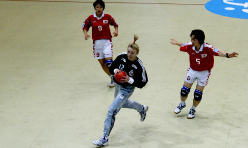OVERRASKET: Koreanerne skj�nte lite da Leganger stormet framover.