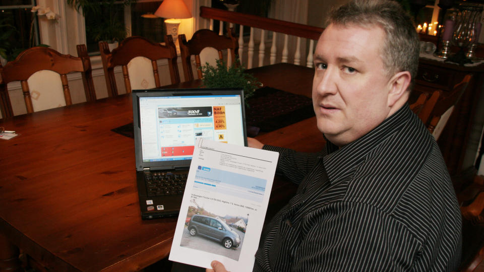 DROPPER NETTSALG AV BILEN: Trond Monsholm vil ikke fors�ke � selge bilen p� nett igjen. Foto: Tore Aarflot