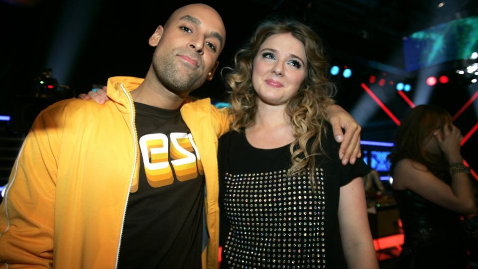 R�K UT:  Charlotte Thorstvedt klarte ikke holde t�rene tilbake da Lise M�land m�tte forlate �X Factor� i kveld. Foto: Marius Gulliksrud/ STELLA PICTURES
