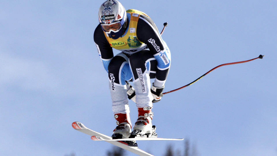 N�RMER SEG GODFORMEN: Aksel Lund Svindal kj�rte seg opp tre plasser i superkombinasjonen og endte p� sjetteplass. Foto: AP Photo/Charles Krupa