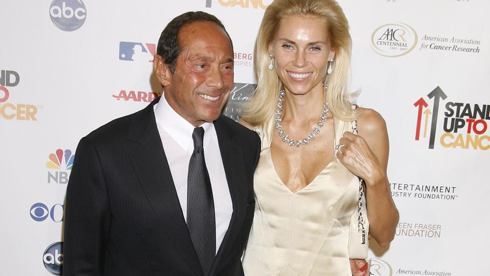 KONTROVERSIELL:  Anna Anka sjokkerte Norge og Sverige med sine uttalelser om at det er kvinnens oppgave � tilfredsstille mannen. Hun er gift med l�tskriveren Paul Anka. Foto: STELLA PICTURES