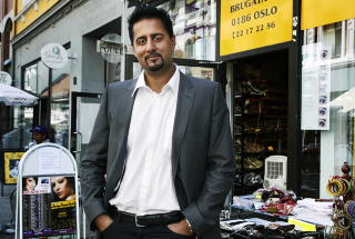 BISTO 26-�RINGEN: Tidligere advokat Abid Q. Raja bisto 26-�ringen i Pakistan f�r han sluttet som advokat i september i fjor. Foto: Steinar Buholm / Dagbladet.