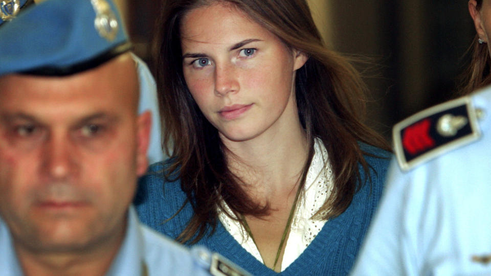 D�MT FOR DRAP: Amanda Knox, her fotografert i retten i Perugia. Hun ble d�mt til 26 �r i fengsel, men vil anke dommen. Foto: AP Photo/Pier Paolo Cito/Scanpix
